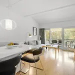 1 Bedroom Lovely In *
