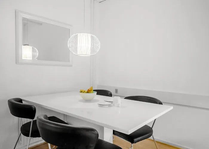 1 Bedroom Lovely In 内克瑟